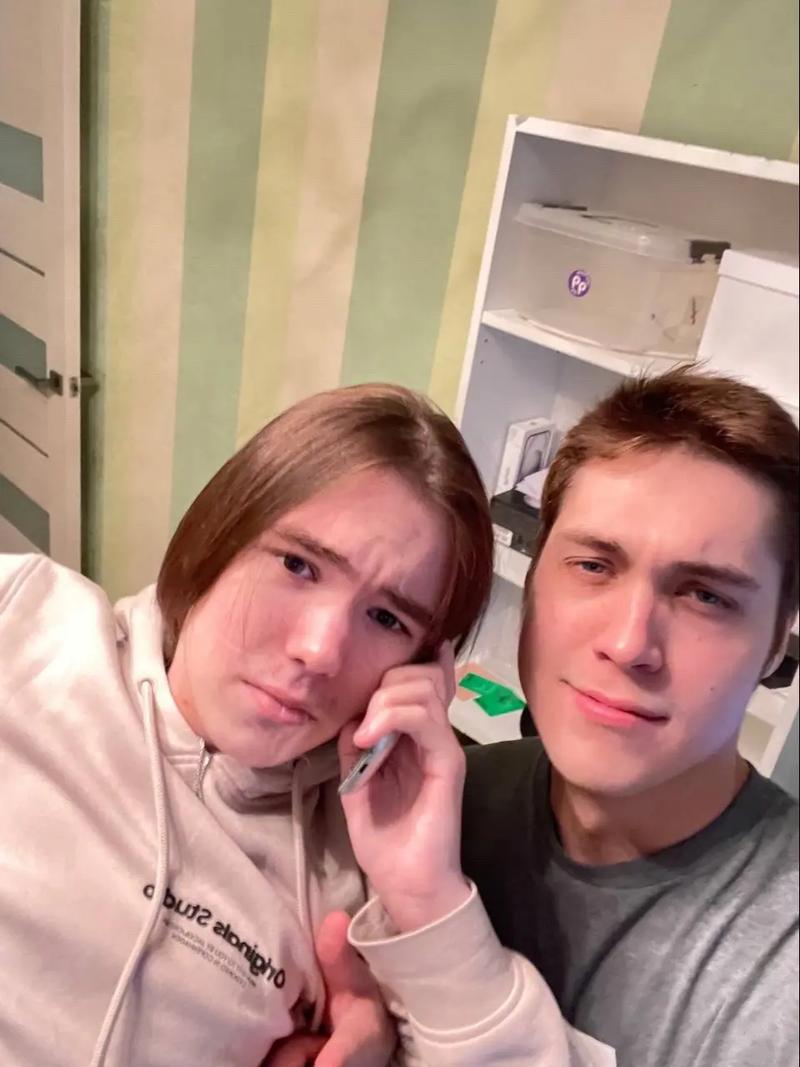 FlyQuest 首先进入了 StarLadder 布达佩斯 Major 2025 第二阶段，而 Rare Atom 被淘汰