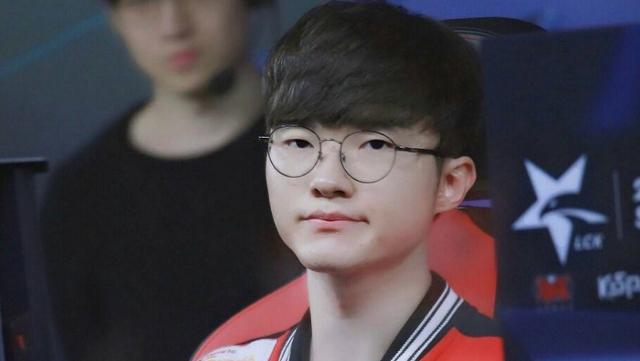 突发事件！海潮库奇在关键小组中脱颖而出， EDward Gaming 的双C输出满格，赢得了第一局